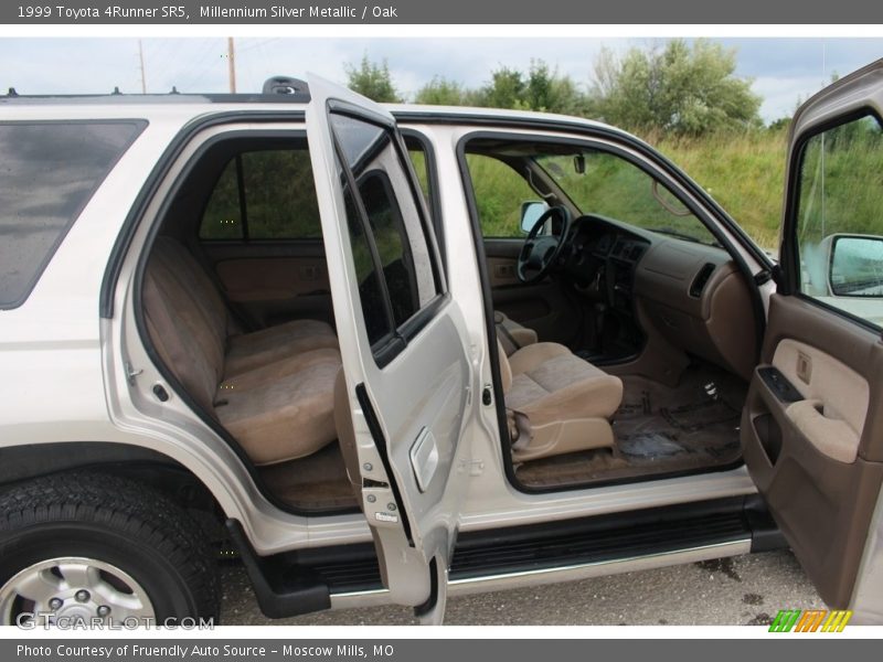 Millennium Silver Metallic / Oak 1999 Toyota 4Runner SR5