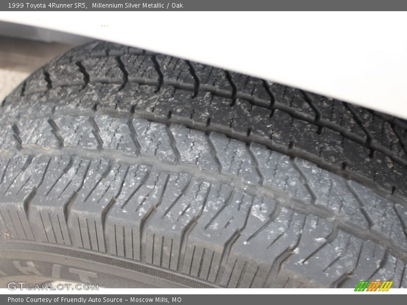 Millennium Silver Metallic / Oak 1999 Toyota 4Runner SR5