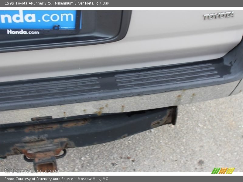 Millennium Silver Metallic / Oak 1999 Toyota 4Runner SR5