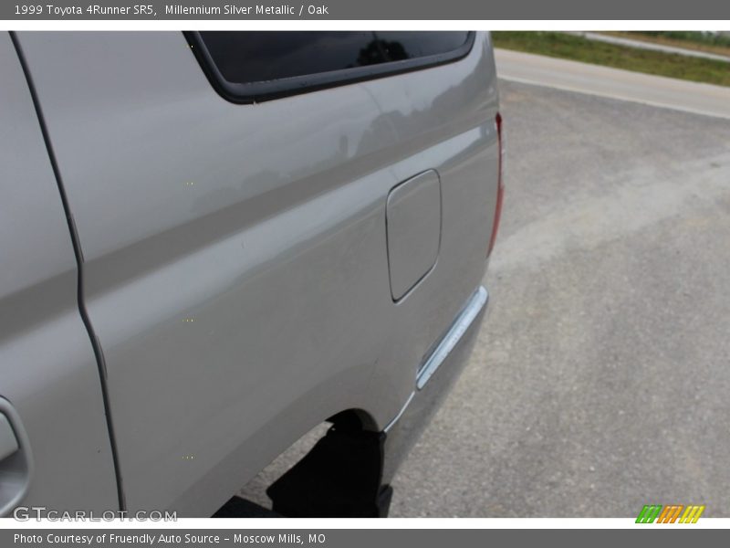 Millennium Silver Metallic / Oak 1999 Toyota 4Runner SR5