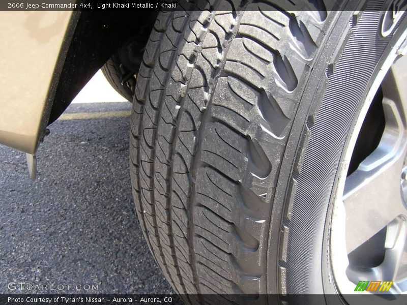 Light Khaki Metallic / Khaki 2006 Jeep Commander 4x4