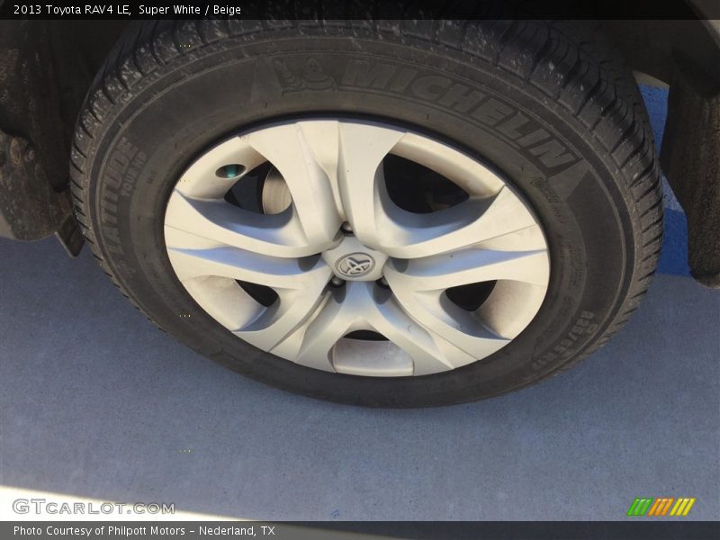Super White / Beige 2013 Toyota RAV4 LE