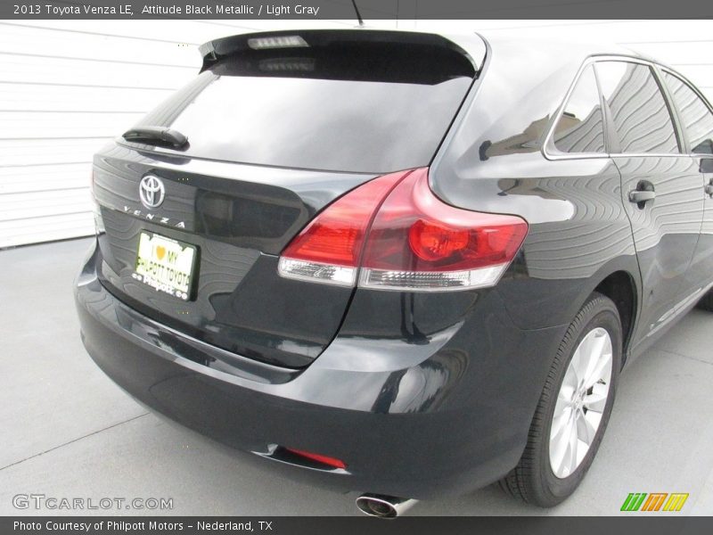 Attitude Black Metallic / Light Gray 2013 Toyota Venza LE