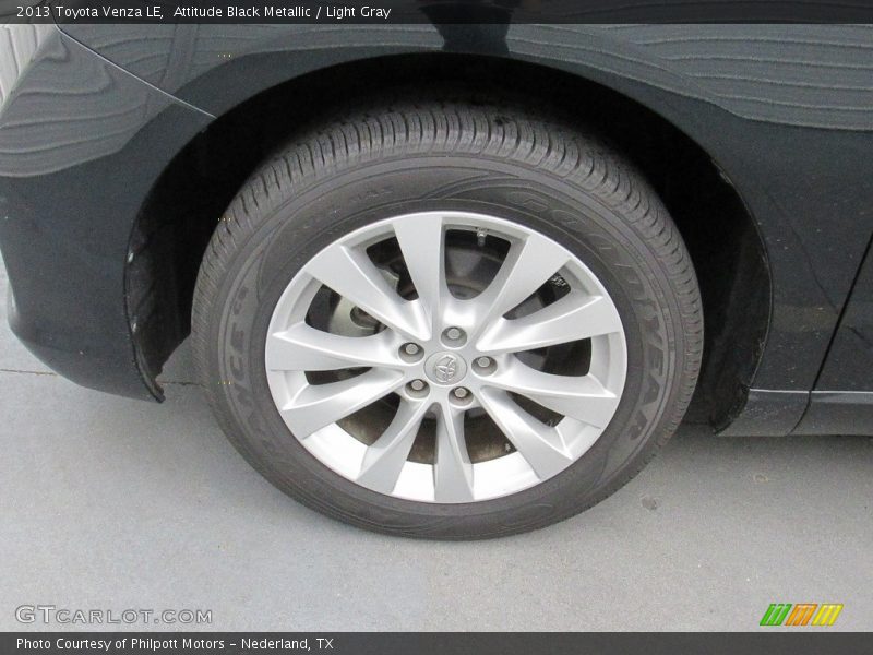 Attitude Black Metallic / Light Gray 2013 Toyota Venza LE