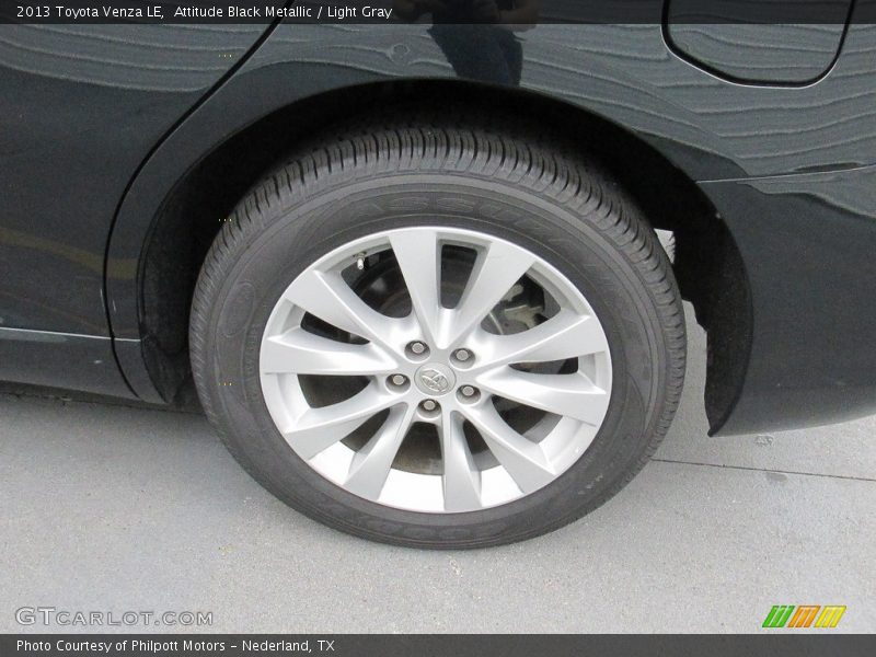 Attitude Black Metallic / Light Gray 2013 Toyota Venza LE