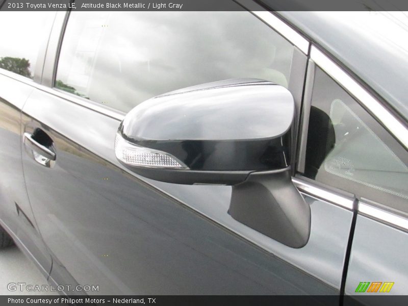 Attitude Black Metallic / Light Gray 2013 Toyota Venza LE