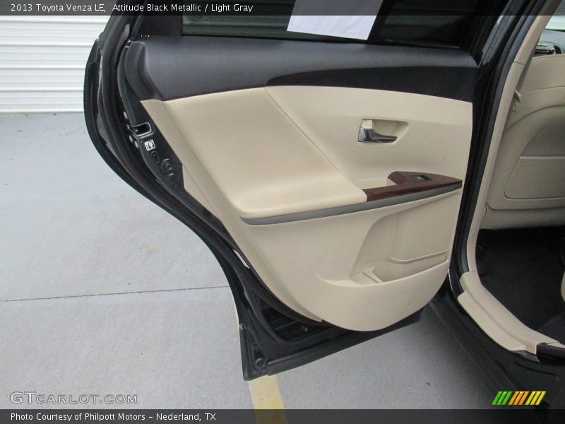 Attitude Black Metallic / Light Gray 2013 Toyota Venza LE
