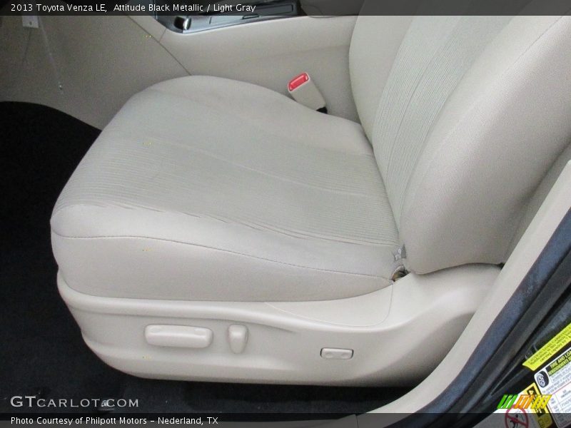 Attitude Black Metallic / Light Gray 2013 Toyota Venza LE