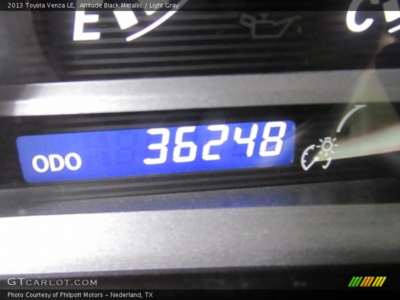 Attitude Black Metallic / Light Gray 2013 Toyota Venza LE