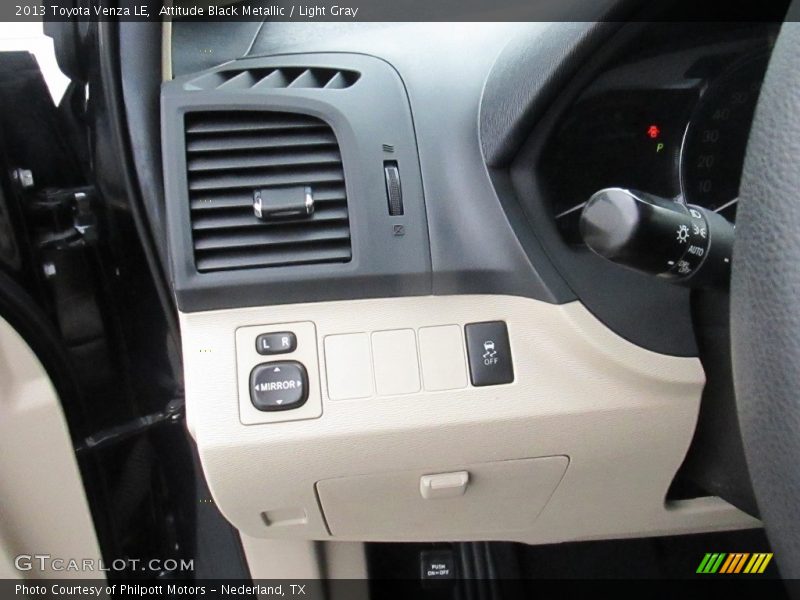 Attitude Black Metallic / Light Gray 2013 Toyota Venza LE