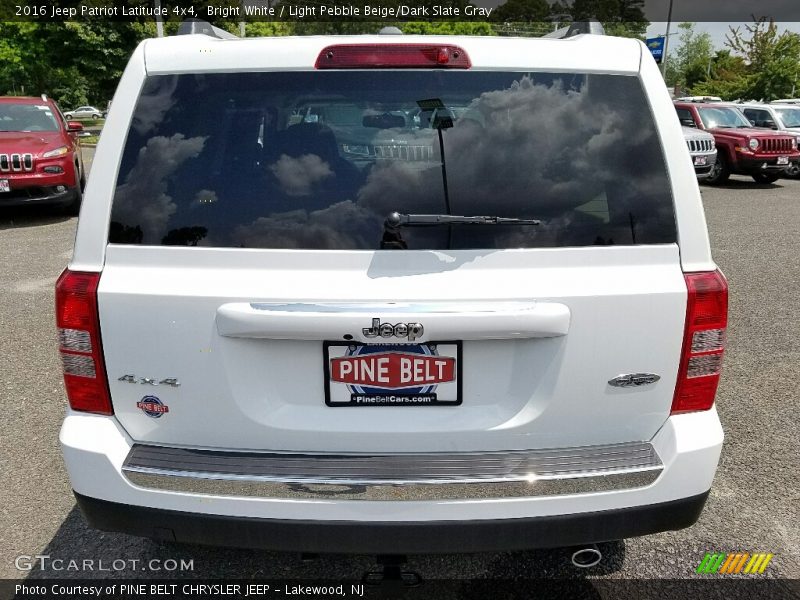 Bright White / Light Pebble Beige/Dark Slate Gray 2016 Jeep Patriot Latitude 4x4