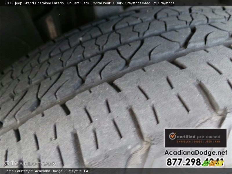 Brilliant Black Crystal Pearl / Dark Graystone/Medium Graystone 2012 Jeep Grand Cherokee Laredo