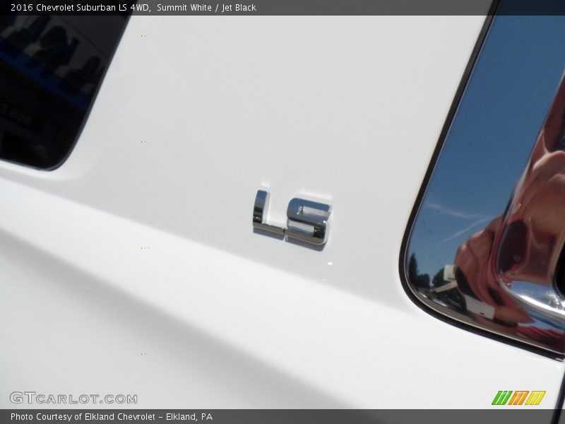 Summit White / Jet Black 2016 Chevrolet Suburban LS 4WD