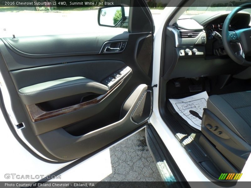 Summit White / Jet Black 2016 Chevrolet Suburban LS 4WD