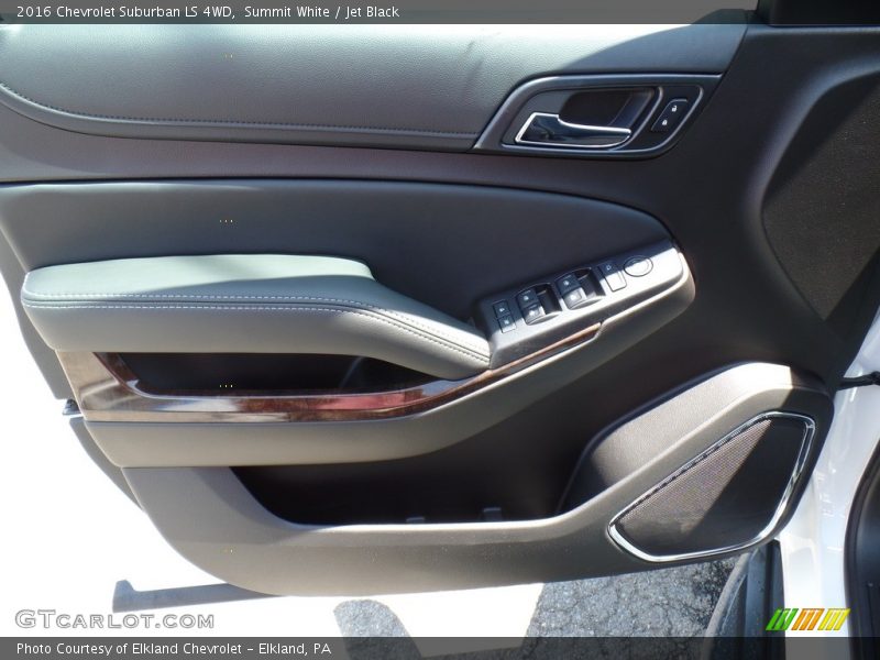 Summit White / Jet Black 2016 Chevrolet Suburban LS 4WD