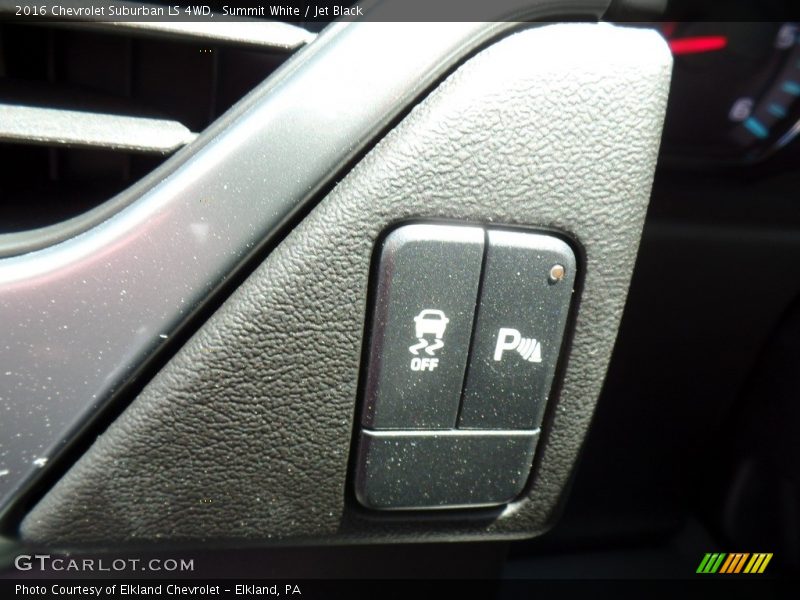 Summit White / Jet Black 2016 Chevrolet Suburban LS 4WD
