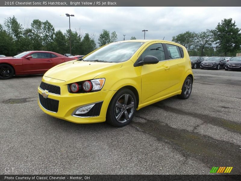 Front 3/4 View of 2016 Sonic RS Hatchback