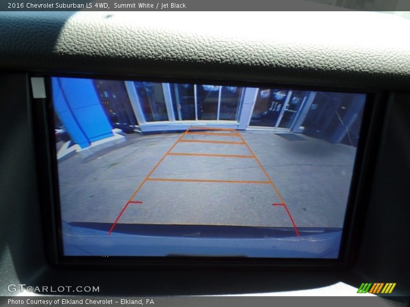 Summit White / Jet Black 2016 Chevrolet Suburban LS 4WD