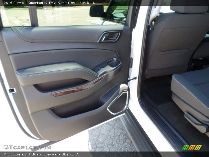 Summit White / Jet Black 2016 Chevrolet Suburban LS 4WD