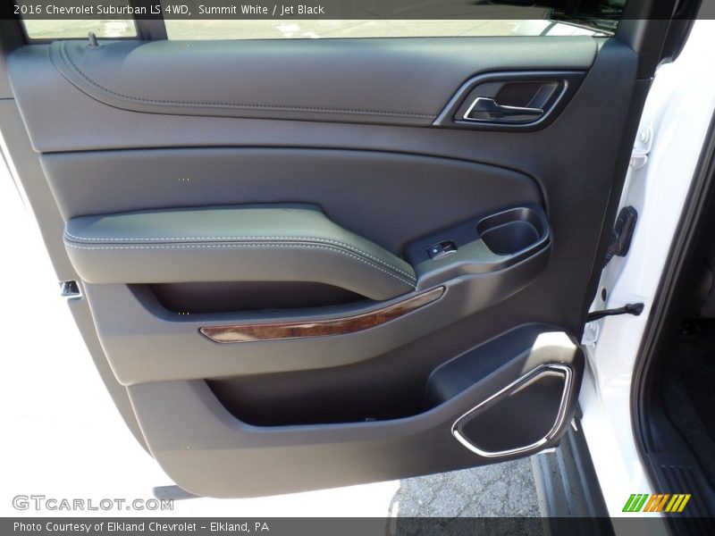 Summit White / Jet Black 2016 Chevrolet Suburban LS 4WD