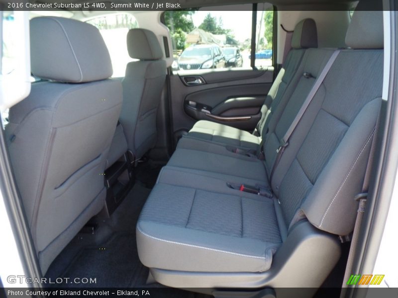 Summit White / Jet Black 2016 Chevrolet Suburban LS 4WD