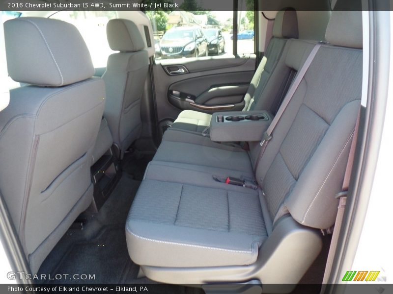 Summit White / Jet Black 2016 Chevrolet Suburban LS 4WD