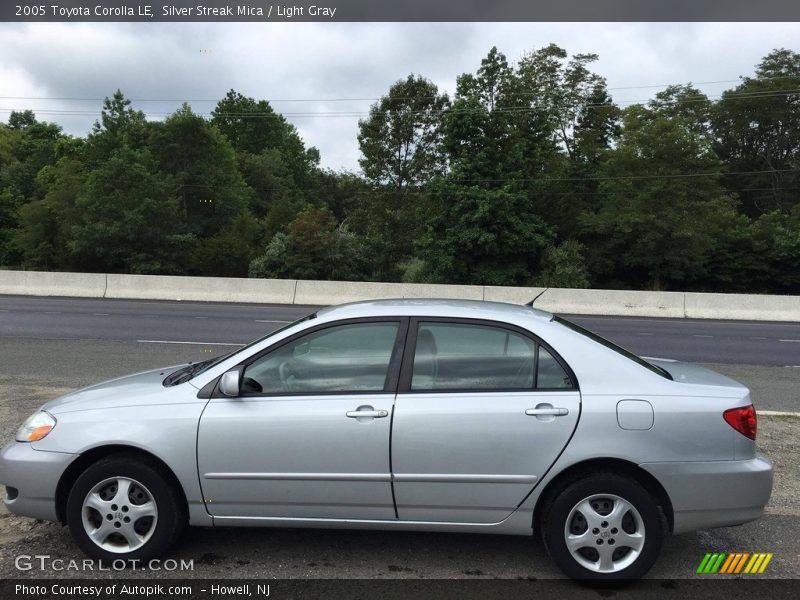 Silver Streak Mica / Light Gray 2005 Toyota Corolla LE