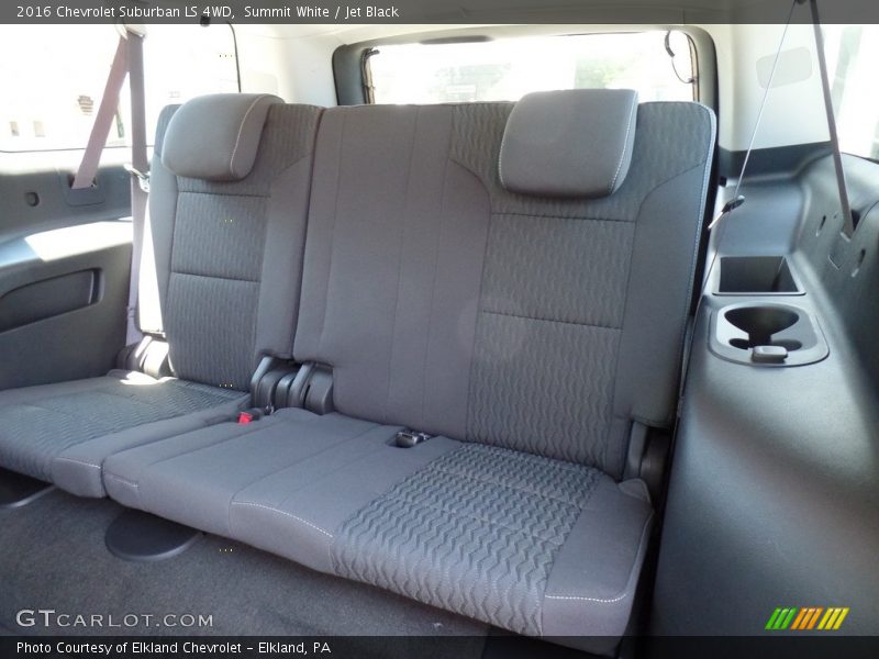 Summit White / Jet Black 2016 Chevrolet Suburban LS 4WD