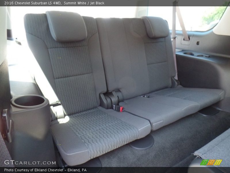 Summit White / Jet Black 2016 Chevrolet Suburban LS 4WD