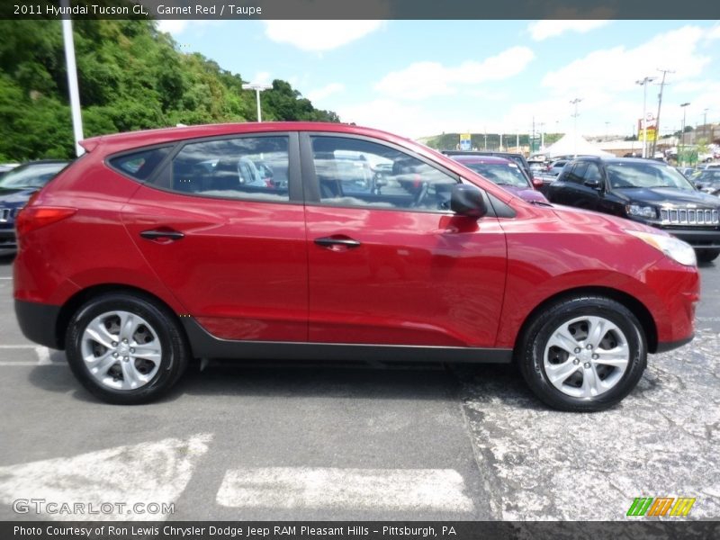 Garnet Red / Taupe 2011 Hyundai Tucson GL