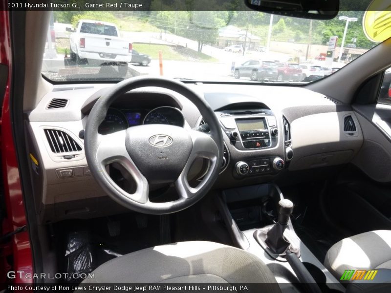 Garnet Red / Taupe 2011 Hyundai Tucson GL