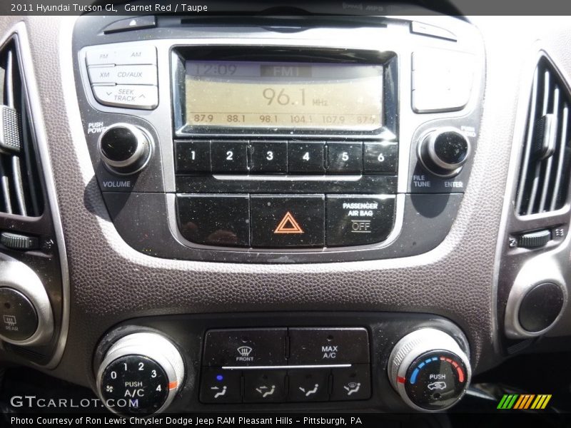 Garnet Red / Taupe 2011 Hyundai Tucson GL