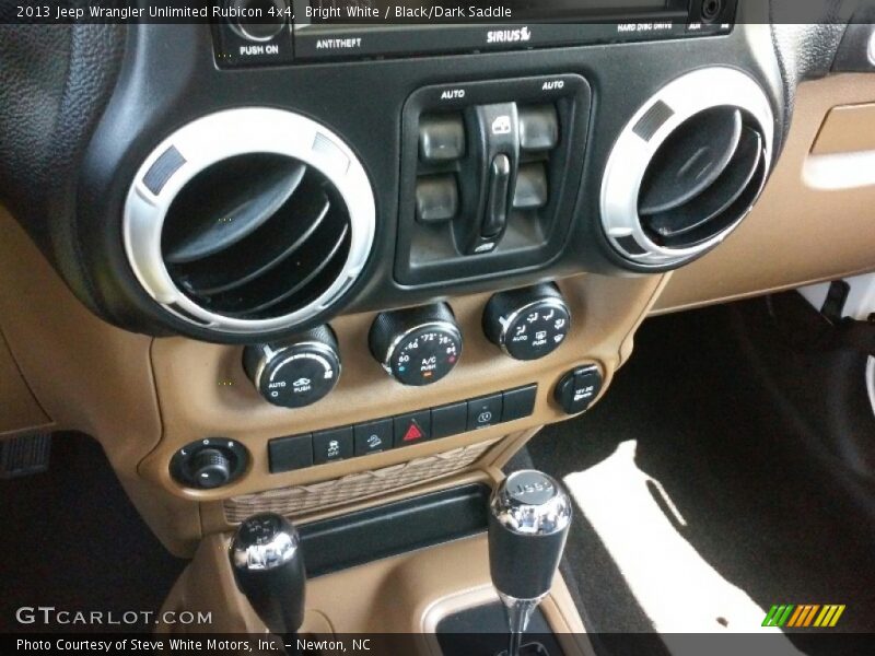 Bright White / Black/Dark Saddle 2013 Jeep Wrangler Unlimited Rubicon 4x4