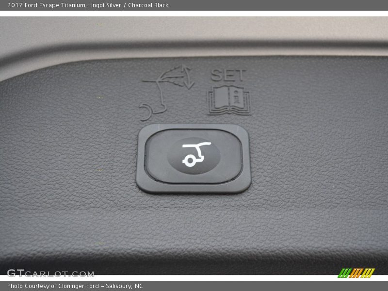 Ingot Silver / Charcoal Black 2017 Ford Escape Titanium