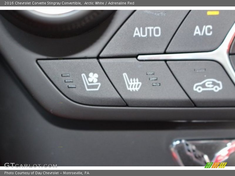 Arctic White / Adrenaline Red 2016 Chevrolet Corvette Stingray Convertible