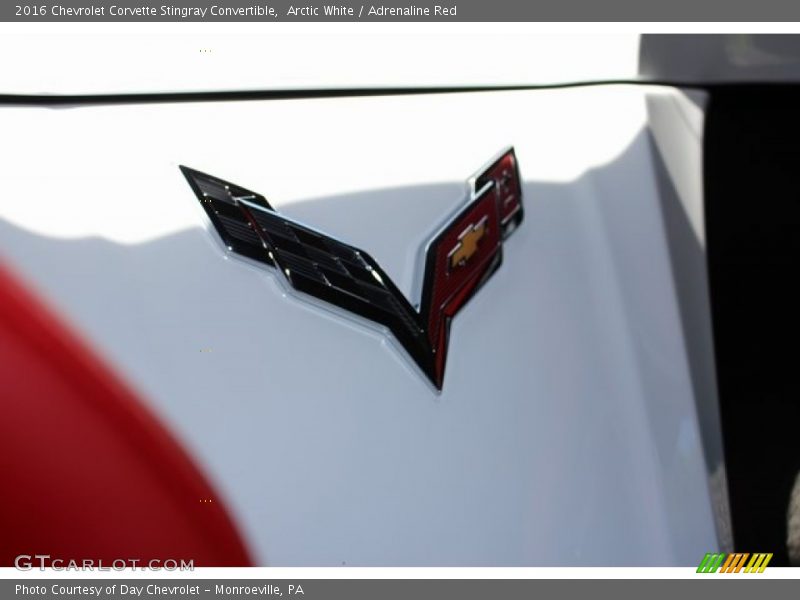 Arctic White / Adrenaline Red 2016 Chevrolet Corvette Stingray Convertible