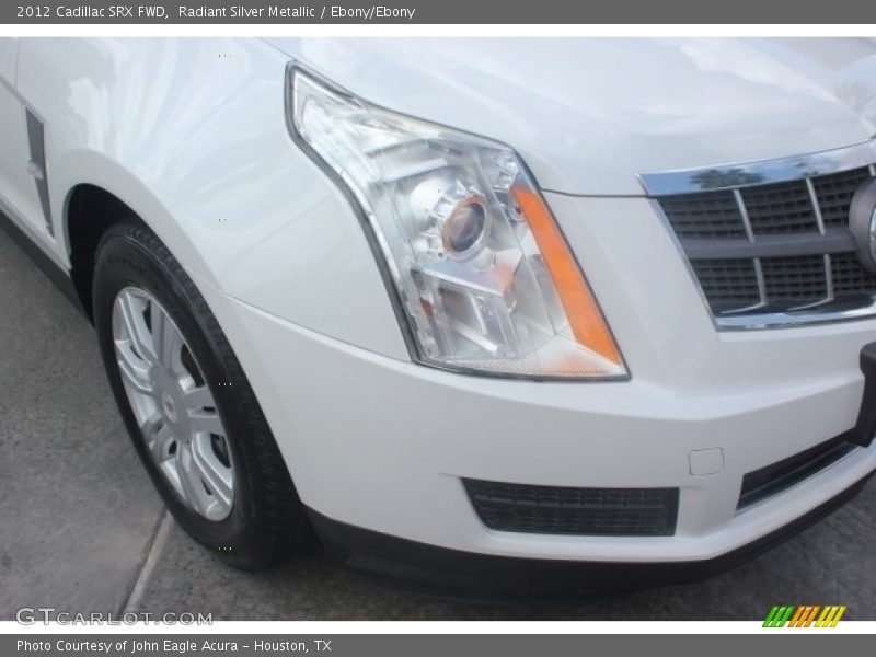 Radiant Silver Metallic / Ebony/Ebony 2012 Cadillac SRX FWD