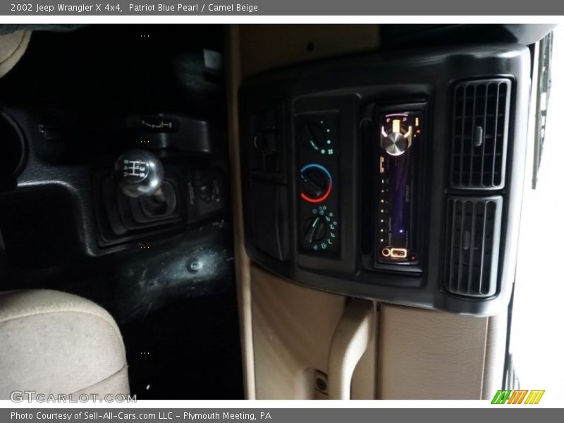 Patriot Blue Pearl / Camel Beige 2002 Jeep Wrangler X 4x4