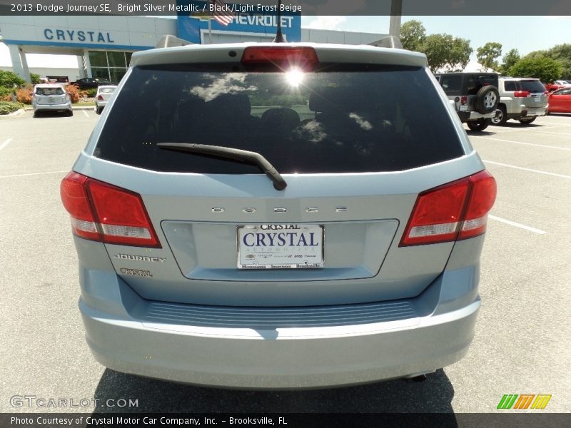 Bright Silver Metallic / Black/Light Frost Beige 2013 Dodge Journey SE