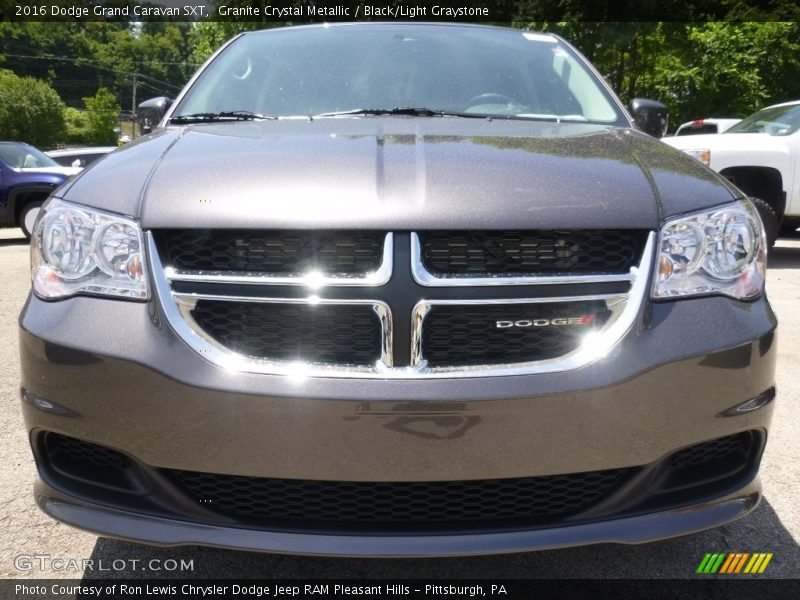 Granite Crystal Metallic / Black/Light Graystone 2016 Dodge Grand Caravan SXT