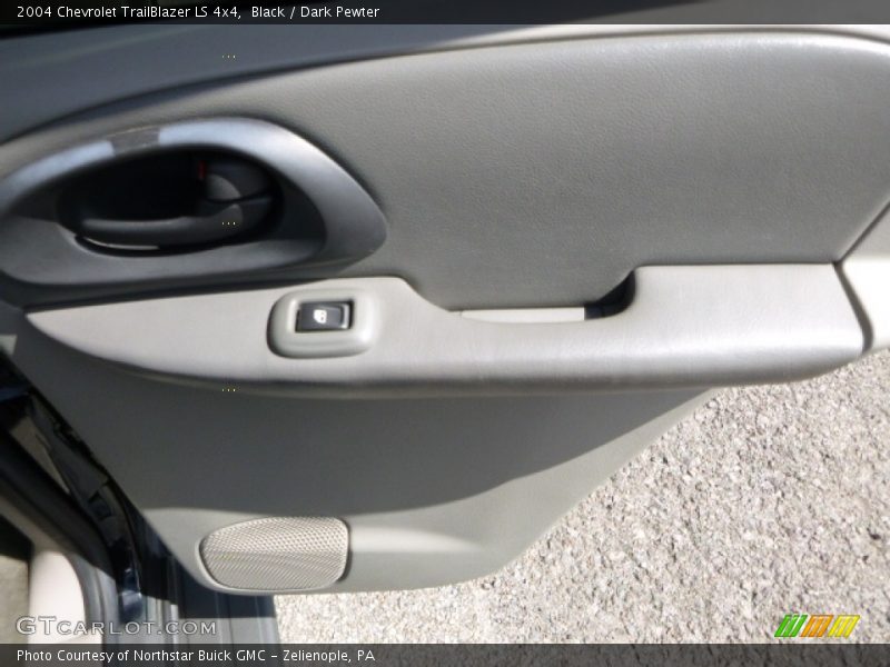 Black / Dark Pewter 2004 Chevrolet TrailBlazer LS 4x4