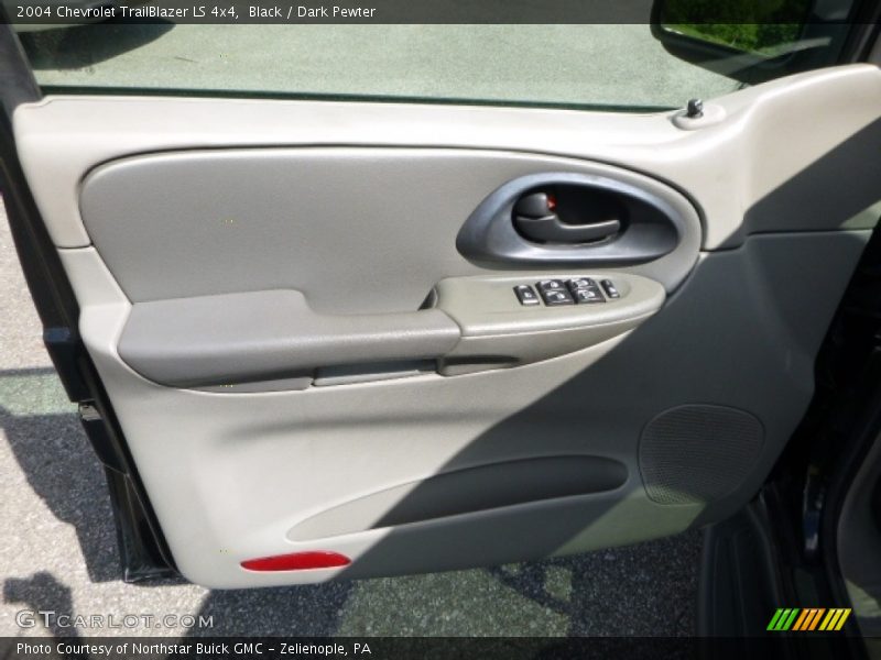 Black / Dark Pewter 2004 Chevrolet TrailBlazer LS 4x4