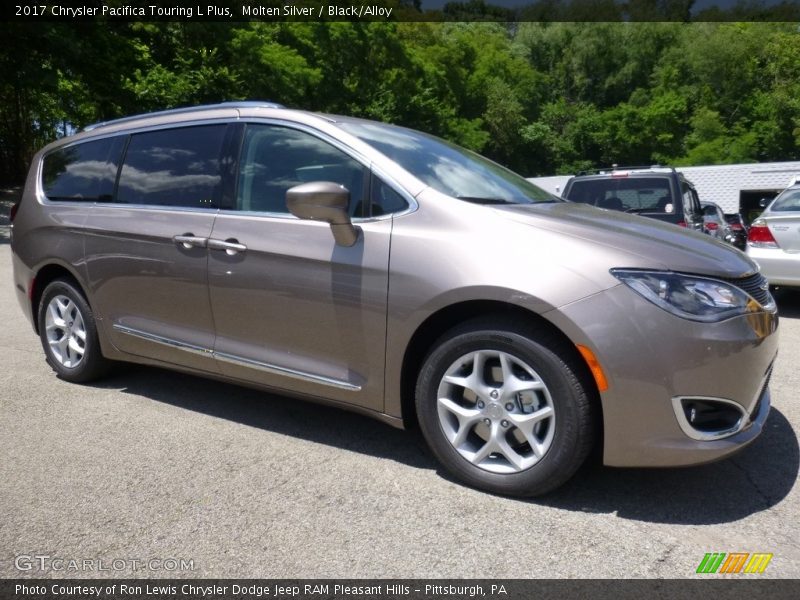 Front 3/4 View of 2017 Pacifica Touring L Plus