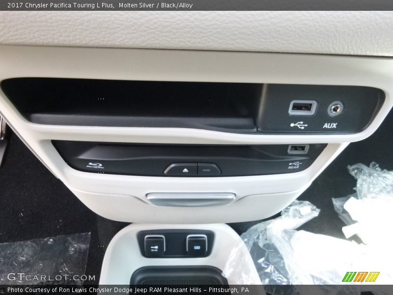 Molten Silver / Black/Alloy 2017 Chrysler Pacifica Touring L Plus