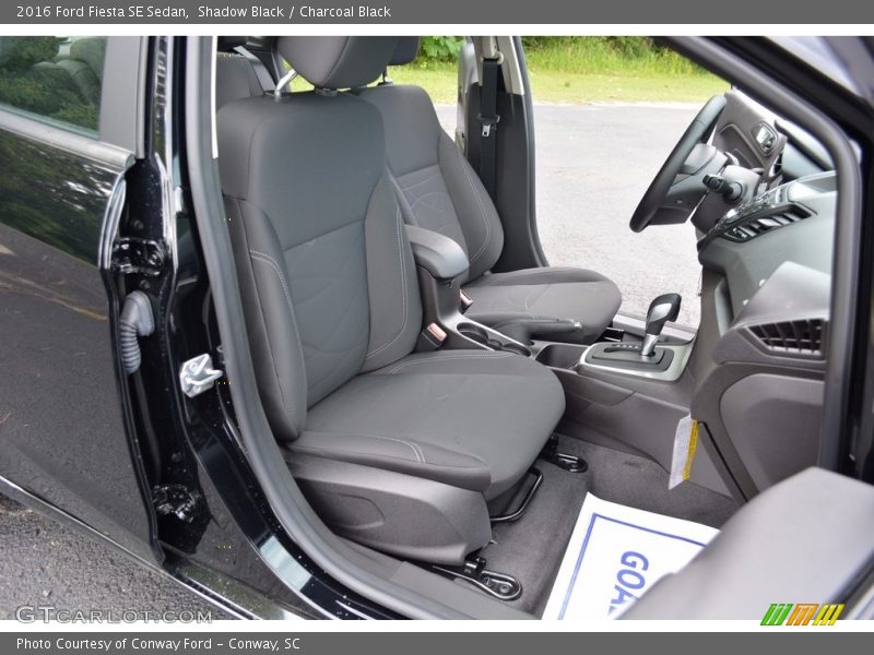 Shadow Black / Charcoal Black 2016 Ford Fiesta SE Sedan