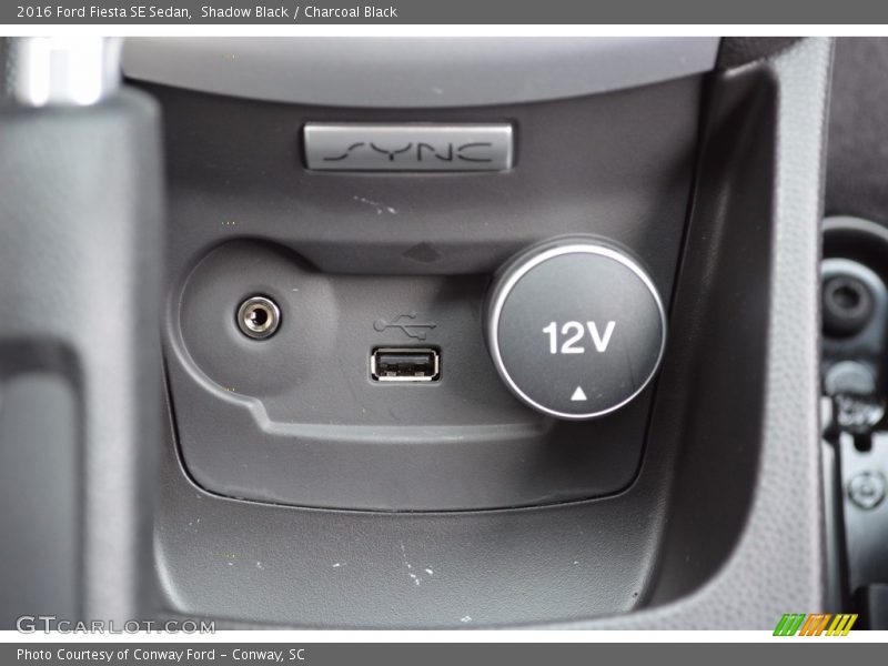 Shadow Black / Charcoal Black 2016 Ford Fiesta SE Sedan
