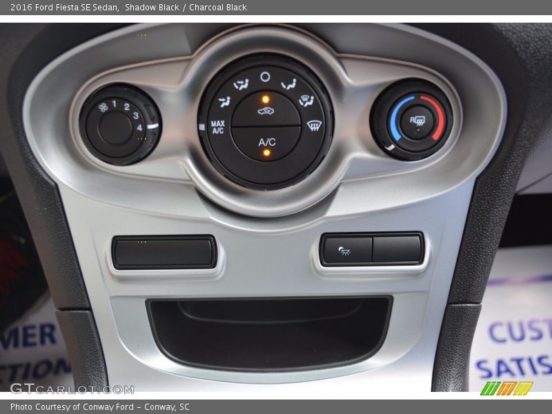 Shadow Black / Charcoal Black 2016 Ford Fiesta SE Sedan