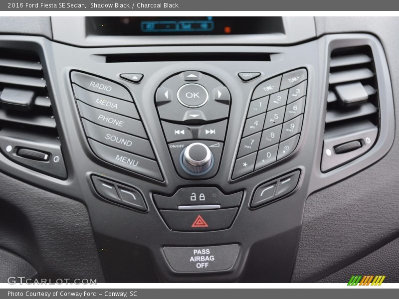 Shadow Black / Charcoal Black 2016 Ford Fiesta SE Sedan