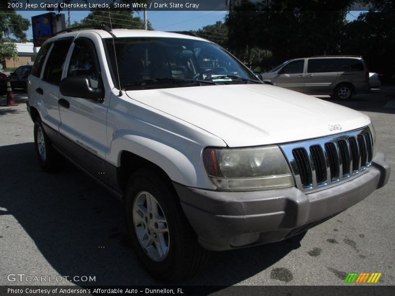 Front 3/4 View of 2003 Grand Cherokee Laredo