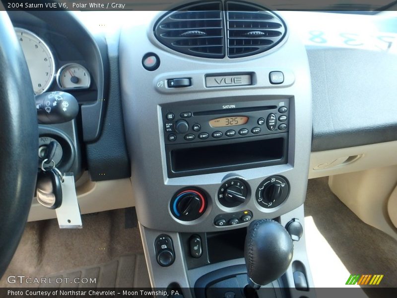 Polar White / Gray 2004 Saturn VUE V6